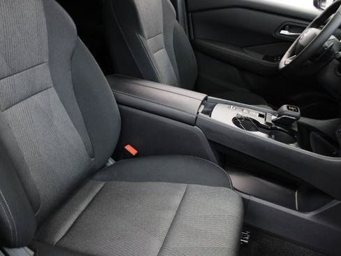 Certified 2026 Nissan Rogue SV FWD image 23