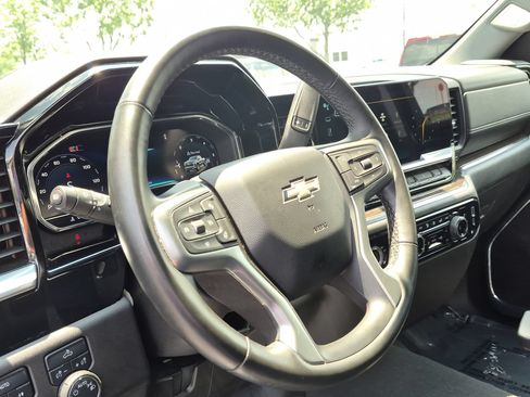 Used 2024 Chevrolet Silverado 1500 LT AWD/4WD image 18