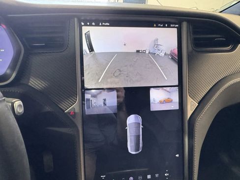 Used 2018 Tesla Model X 75D image 17