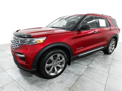 Used 2020 Ford Explorer Platinum w/ Premium Technology Package image 3