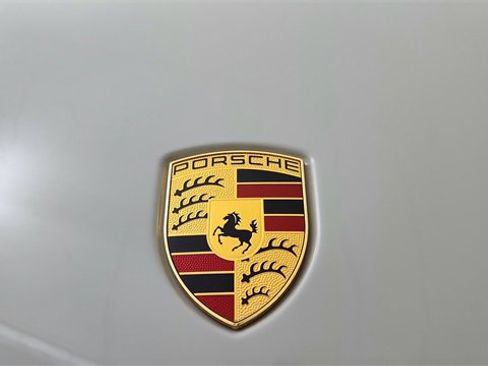 Used 2022 Porsche Cayenne image 16