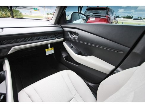Used 2024 Honda Accord LX image 10