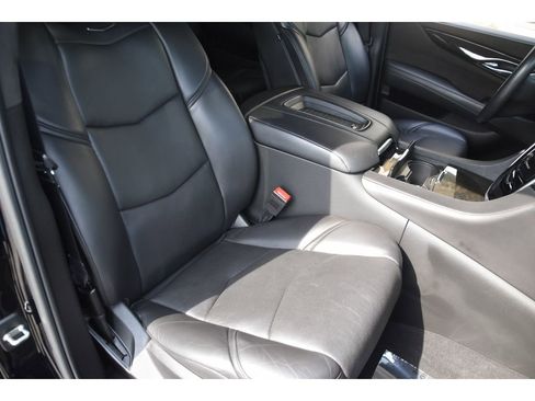 Used 2019 Cadillac Escalade ESV Platinum image 32