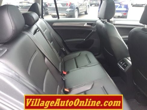 Used 2017 Volkswagen Golf Alltrack SE image 35