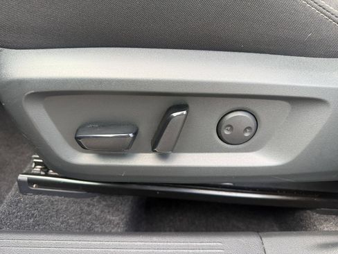 Used 2026 Nissan Rogue SV FWD image 22