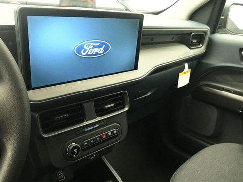 New 2025 Ford Maverick XL image 13
