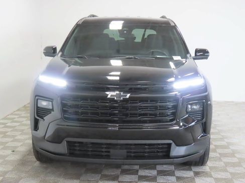 Certified 2025 Chevrolet Traverse LT w/ Midnight/Sport Edition AWD/4WD image 2