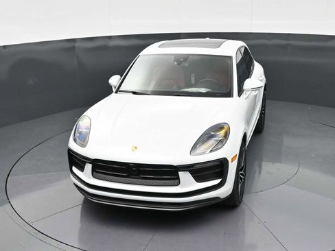 New 2026 Porsche Macan AWD/4WD image 37