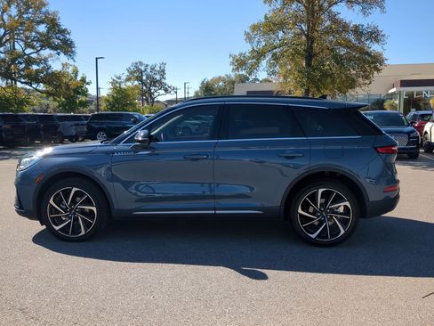 Used 2025 Lincoln Corsair Reserve image 6