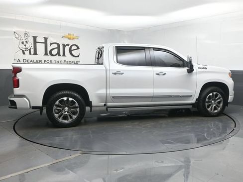 Used 2023 Chevrolet Silverado 1500 High Country w/ Technology Package AWD/4WD image 37