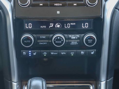 Used 2022 Subaru Ascent Touring w/ Popular Package #2A AWD/4WD image 16