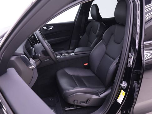 Certified 2025 Volvo XC60 B5 Core AWD/4WD image 7