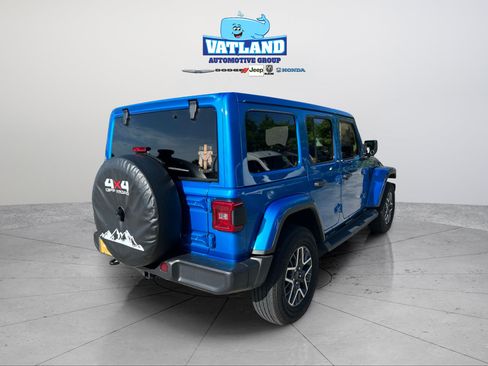 Certified 2025 Jeep Wrangler Unlimited Sahara AWD/4WD image 5