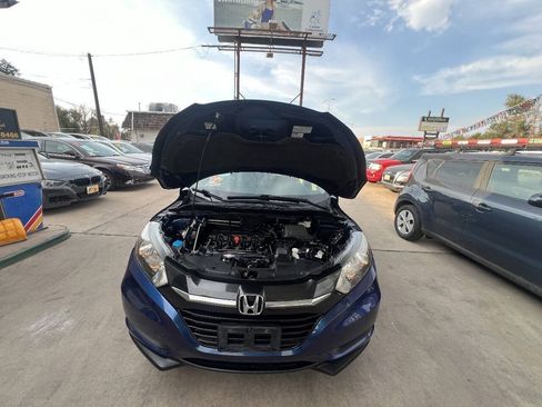 Used 2016 Honda HR-V LX image 17