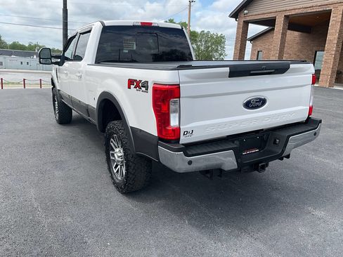 Used 2017 Ford F250 Lariat w/ Lariat Ultimate Package image 3