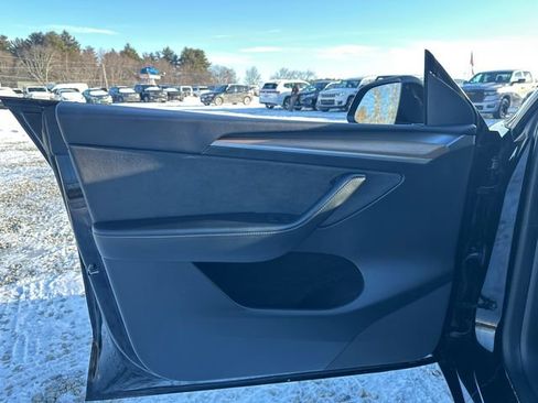 Used 2023 Tesla Model Y Performance image 23