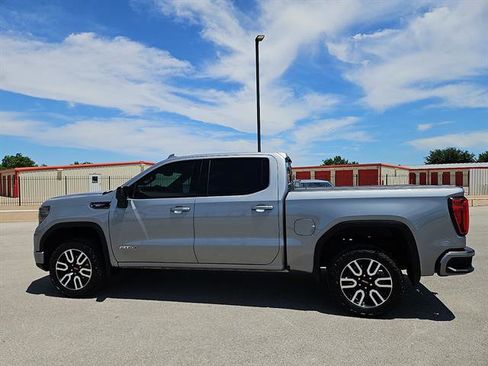 Used 2023 GMC Sierra 1500 AT4 w/ AT4 Premium Package AWD/4WD image 2