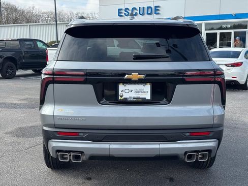 New 2026 Chevrolet Traverse LT w/ LPO, Floor Liner Package image 4