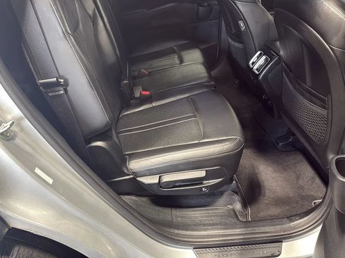 Used 2022 Kia Sorento S w/ Panoramic Sunroof Package FWD image 14