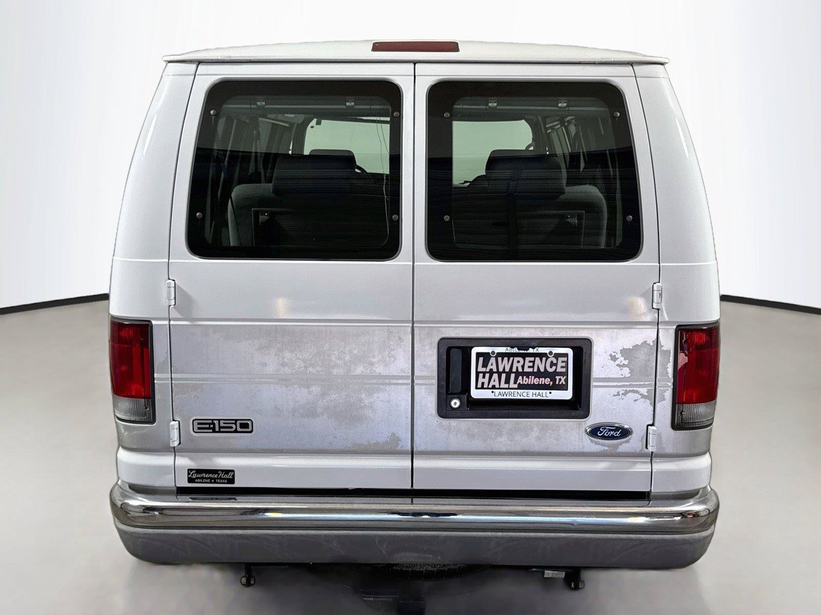 Used 2001 Ford E-150 and Econoline 150 RWD image 5