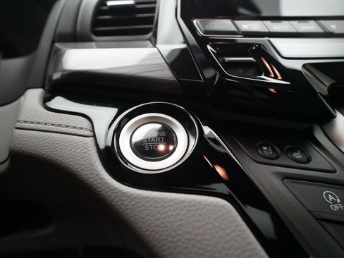 Certified 2024 Honda Odyssey Elite image 32