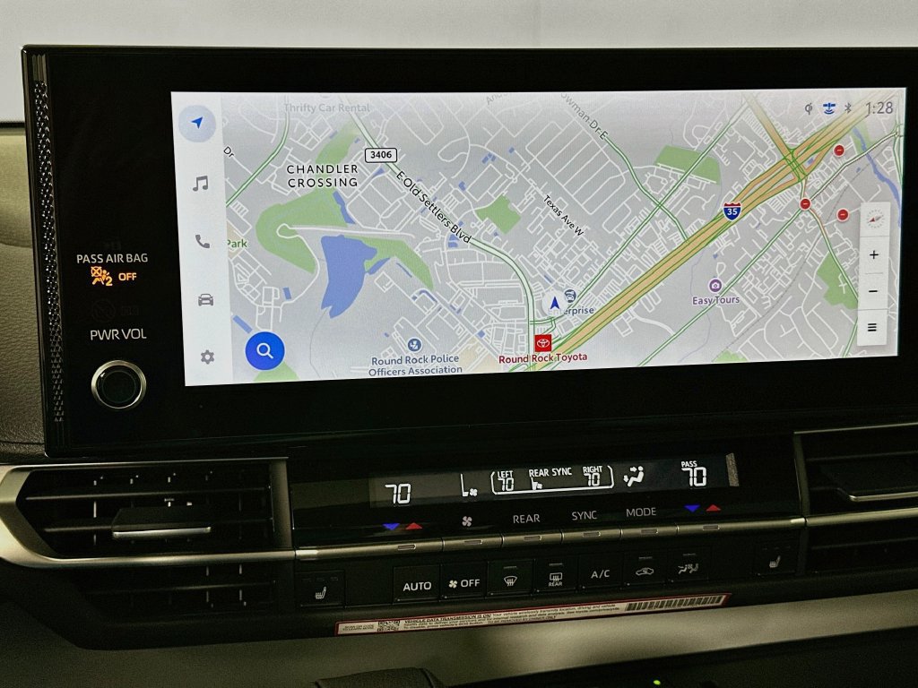 Used 2026 Toyota Sienna XLE FWD image 13