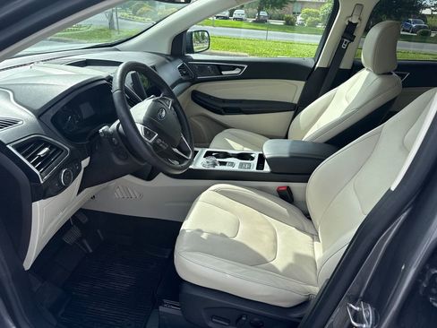 Used 2022 Ford Edge Titanium w/ Equipment Group 301A AWD/4WD image 9