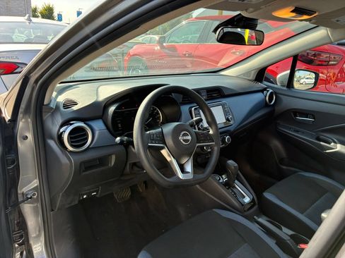Used 2025 Nissan Versa SV FWD image 32