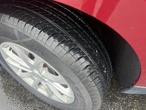 Used 2020 Chevrolet Equinox LT FWD image 38