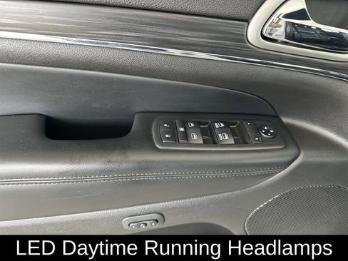 Used 2019 Jeep Grand Cherokee Limited w/ Luxury Group II image 11