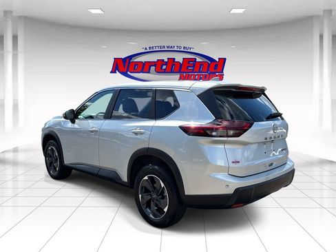 Used 2024 Nissan Rogue SV AWD/4WD image 5