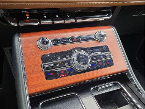 Used 2022 Lincoln Aviator Reserve w/ Equipment Group 201A image 30