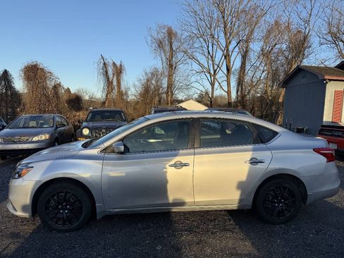 Used 2017 Nissan Sentra S FWD image 2