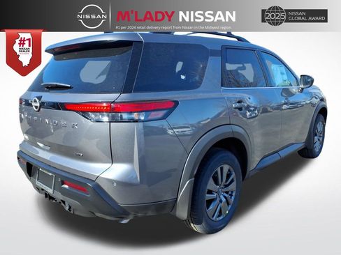 New 2026 Nissan Pathfinder SV image 7