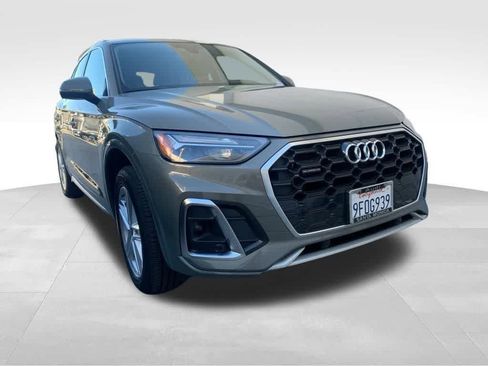 Used 2023 Audi Q5 e Premium w/ Convenience Package image 1