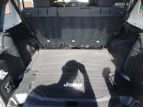 Used 2015 Jeep Wrangler Unlimited Sport w/ Quick Order Package 24S AWD/4WD image 11