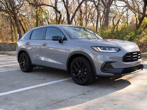 Used 2024 Honda HR-V Sport image 2