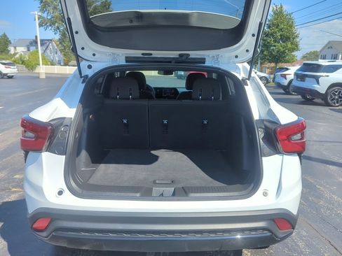 Certified 2024 Chevrolet Trax RS w/ Driver Confidence Package FWD image 13