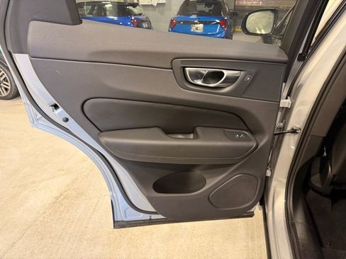 Used 2025 Volvo XC60 B5 Plus image 19