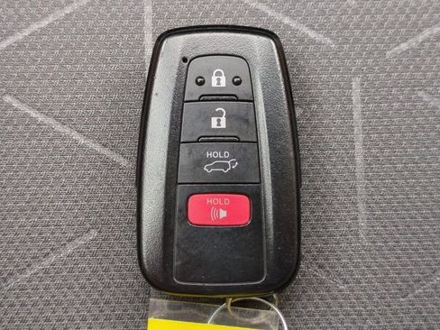 Used 2022 Toyota RAV4 XLE w/ Convenience Package image 28