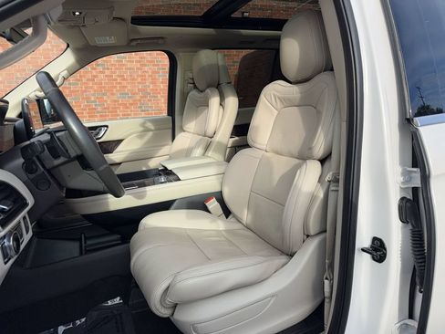 Used 2019 Lincoln Navigator L Reserve AWD/4WD image 13