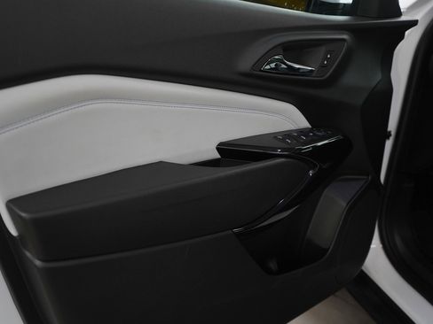 Used 2024 Chevrolet Trax LT w/ Sunroof Package image 22