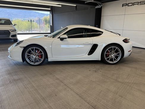 Used 2017 Porsche 718 Cayman S image 2