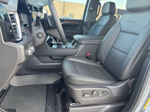 New 2026 GMC Sierra 1500 Denali w/ Denali Reserve Package AWD/4WD image 14