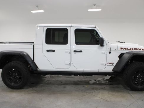 Used 2023 Jeep Gladiator Mojave AWD/4WD image 11