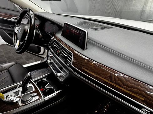Used 2021 BMW 750i xDrive AWD/4WD image 53
