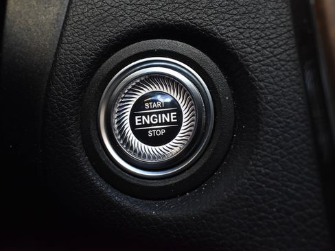 Used 2020 Mercedes-Benz C 300 4MATIC Sedan image 33