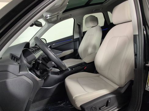 Used 2024 Audi Q3 2.0T Premium Plus image 28