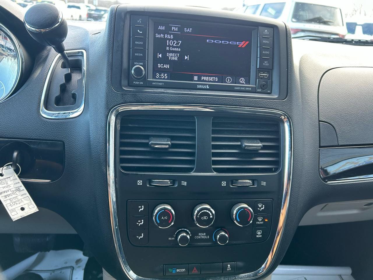 Used 2018 Dodge Grand Caravan SXT FWD image 19