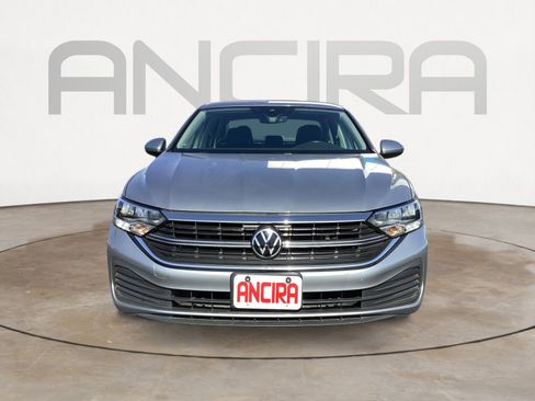 Used 2024 Volkswagen Jetta SE image 8